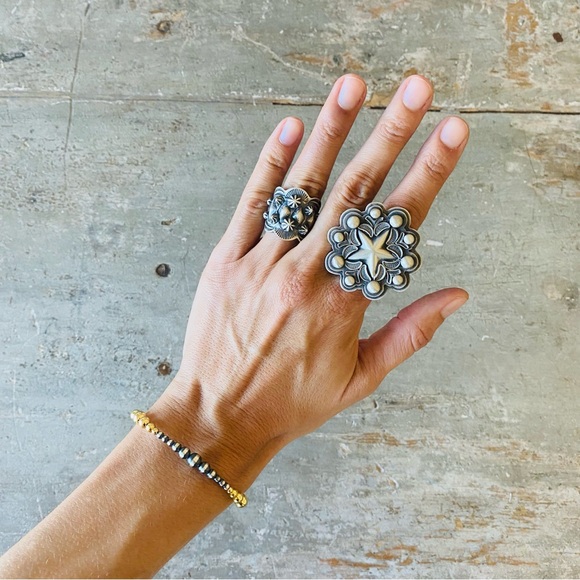 ♥️ Native Strung ♥️ Sterling Silver & 18k Gold Plated Machine Pearls Bracelet - Picture 2 of 11
